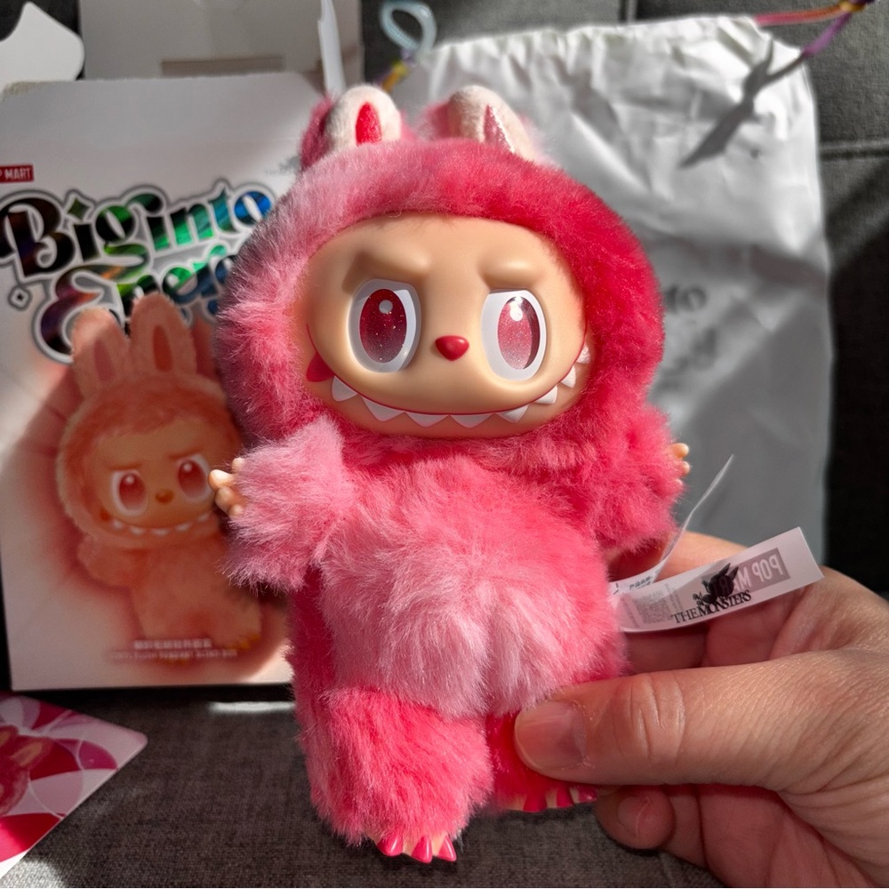 Labubu Big into Energy Pop Mart Pink Love 100% Authentic